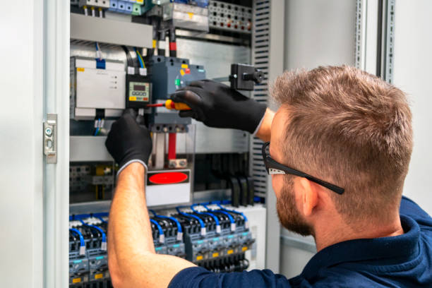 Best Licensed Electrician  in Sherwood Manor, CT
